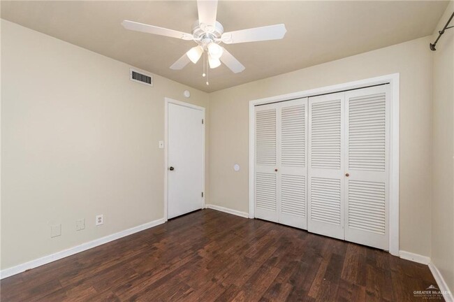 Building Photo - 2625 Village Dr