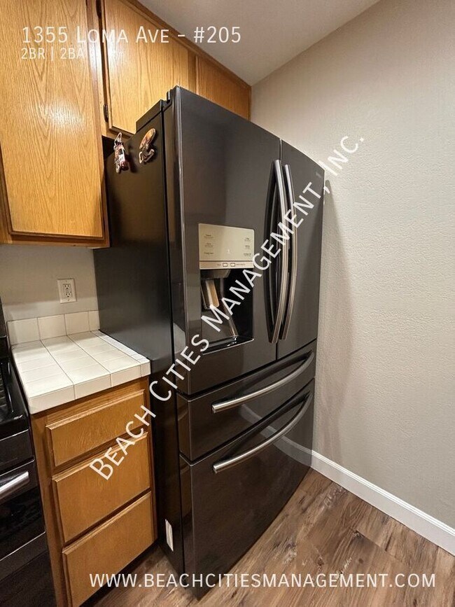 Building Photo - 1355 Loma Ave