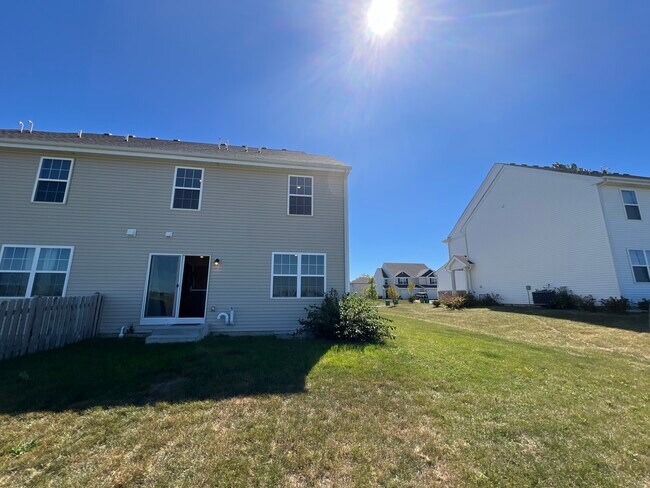 Building Photo - 7615 Violet Ln