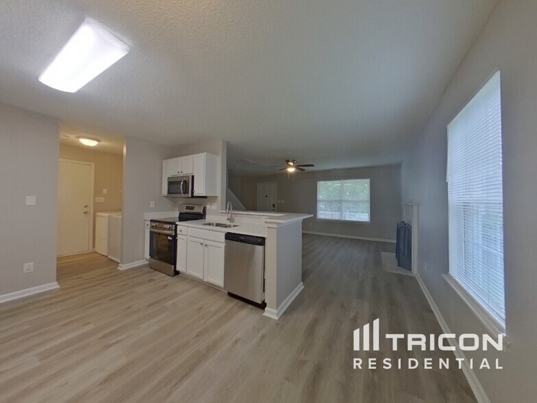 Building Photo - 9223 Garnet Field Ct