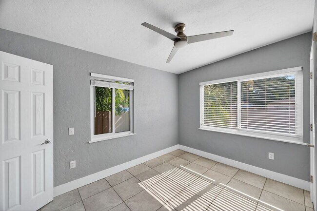 Building Photo - Spacious Gulfport Gem with Large Private Backyard and Plenty of Driveway Space