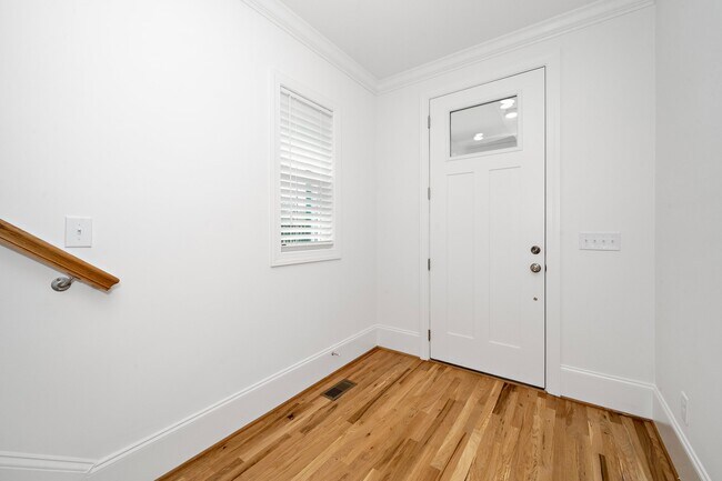 Building Photo - 3809 Burt Dr