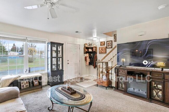 Building Photo - 121 E Rd