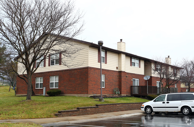 Building Photo - Maplewood Gardens