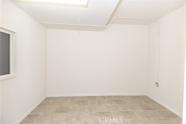Building Photo - 7020 Lennox Ave