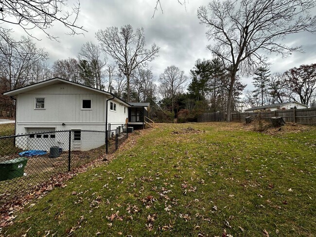 Building Photo - Fletcher Rental! Newly Renovated