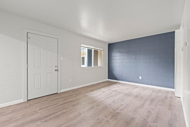 Interior Photo - Gardner Street