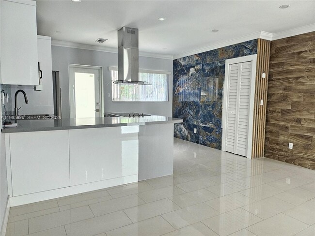 Building Photo - 5816 SW 9th St