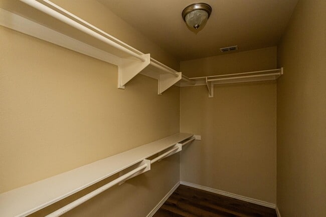 Building Photo - 5706 Montevista Dr