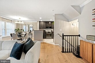 Building Photo - 12906 Fair Briar Ln