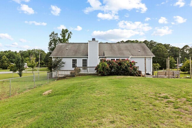 Building Photo - Swansboro Home for Rent!