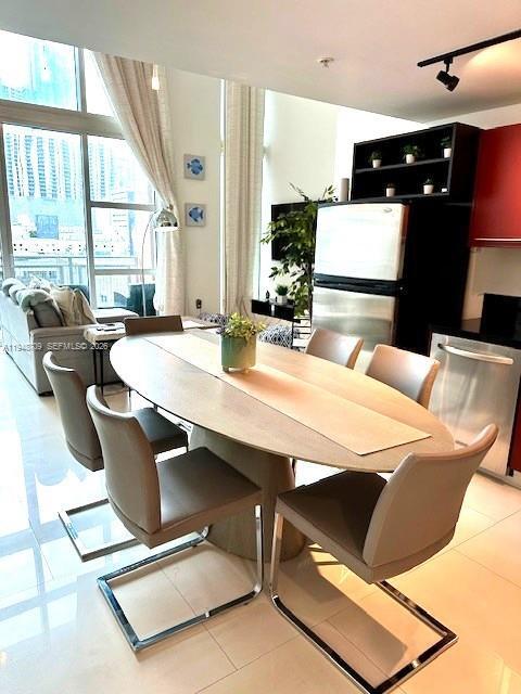 Building Photo - 253 NE 2nd St