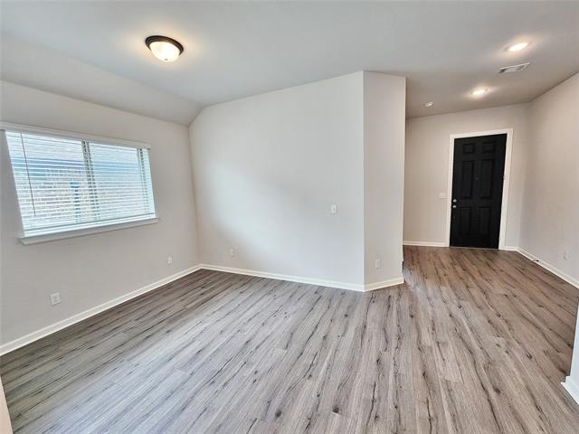 Building Photo - 2034 Clearwater Way
