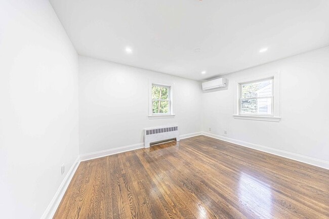 Building Photo - 41 Villa St