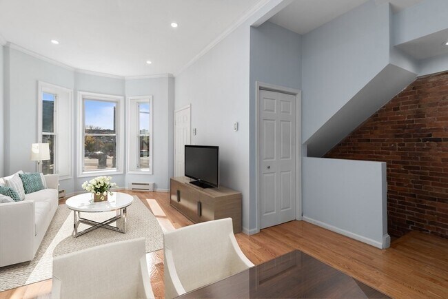 Building Photo - 2 Woodbine St