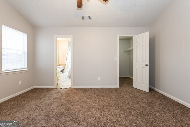 Building Photo - 121 Fern Ct