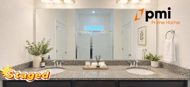 Building Photo - Luxury Living in Winter Garden – 4-Bedroom and 3.5-Bathrooms Home with Screened Patio & EV Charging