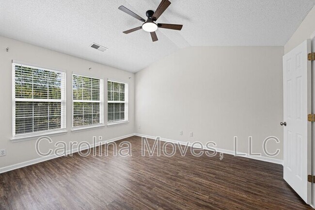 Building Photo - 106 Waterford Park Dr