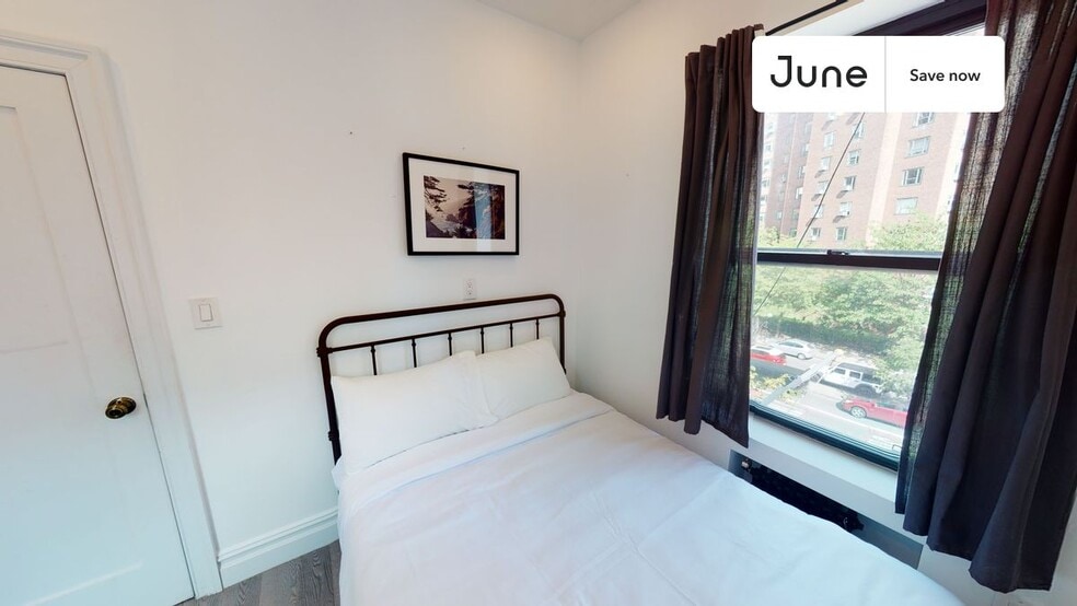 Building Photo - 345 E 21st St