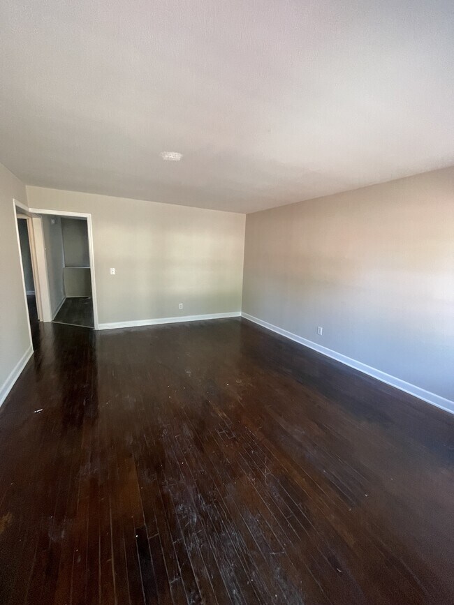 Building Photo - 316 N Parson St