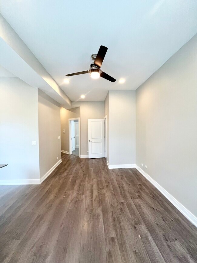 Building Photo - 1411 N Fairfield Ave