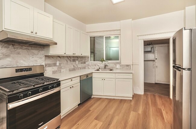 Building Photo - 1026 Bush St