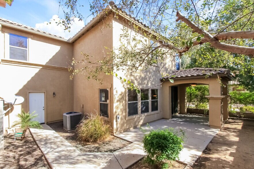 Building Photo - 21129 E Stonecrest Dr