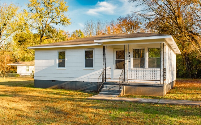 Building Photo - 4210 Irondale Dr NW