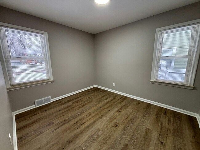 Building Photo - 31045 Marquette St