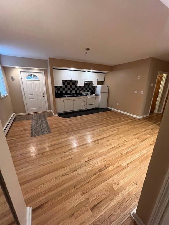 Building Photo - 373 Dorchester St