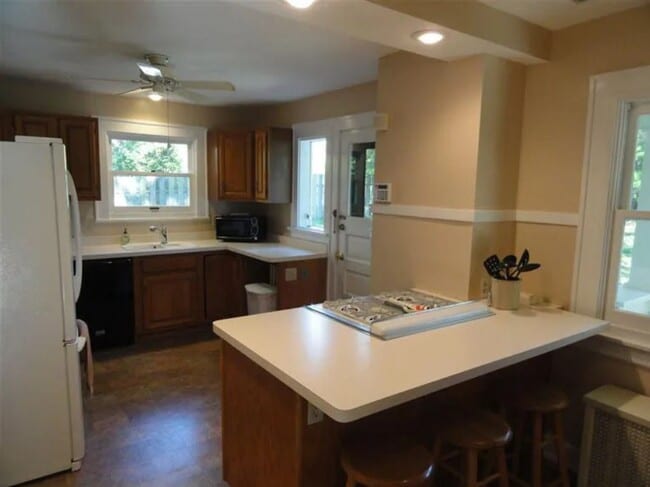 Building Photo - Beautiful 3-Bedroom, 1.5-Bath Home on a La...