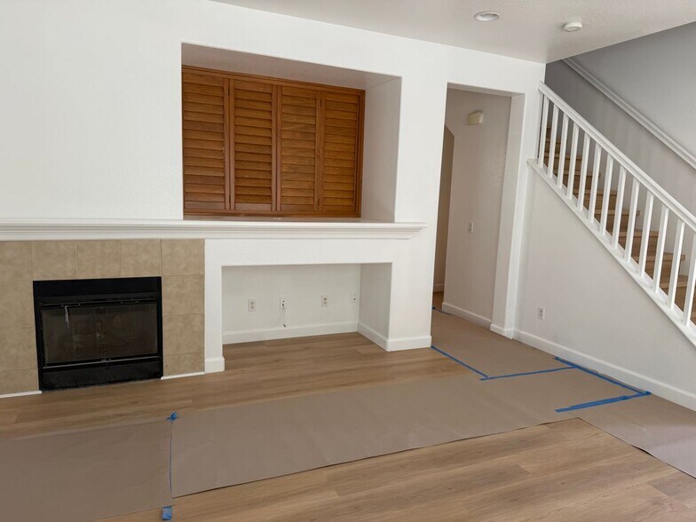 Building Photo - 1356 Comfrey Leaf Dr
