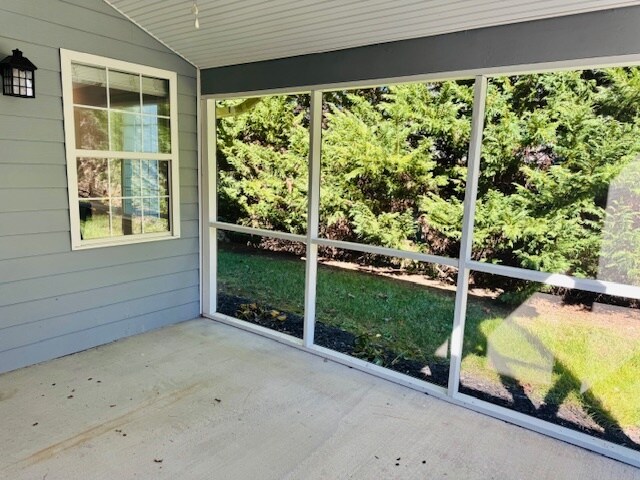 Building Photo - 50 Grove End Rd