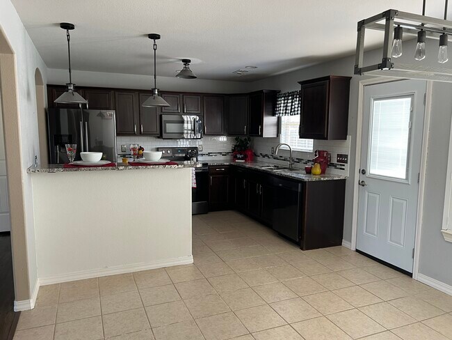Building Photo - 455 Holts Lake Dr