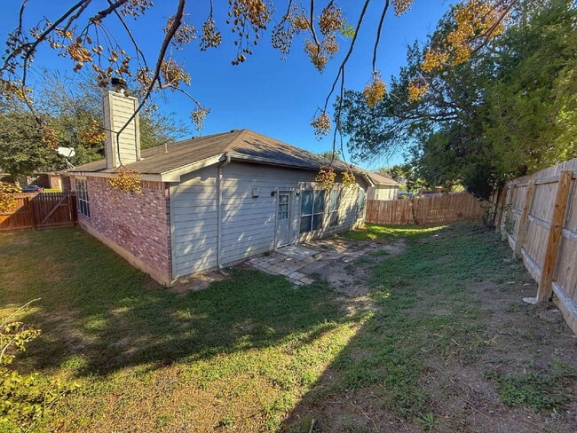 Building Photo - Freshly Painted 4-Bedroom Home in North Pa...