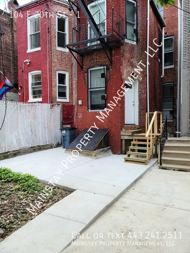 Building Photo - 104 E 20th St