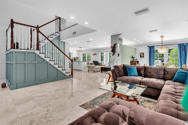 Building Photo - 2516 San Domingo St