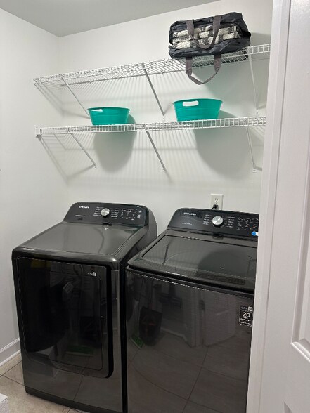 Building Photo - 1642 Thompson Dr