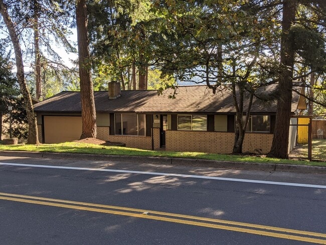 Building Photo - Ranch Style 3-Bedroom, 2-Bath Home In South Eugene!
