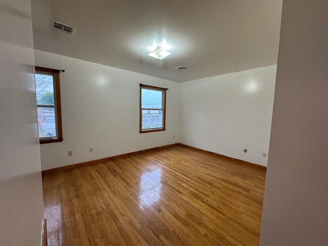 Building Photo - 162 W 53rd St