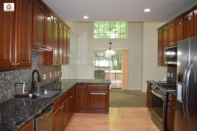 Building Photo - 1566 Heron Cir