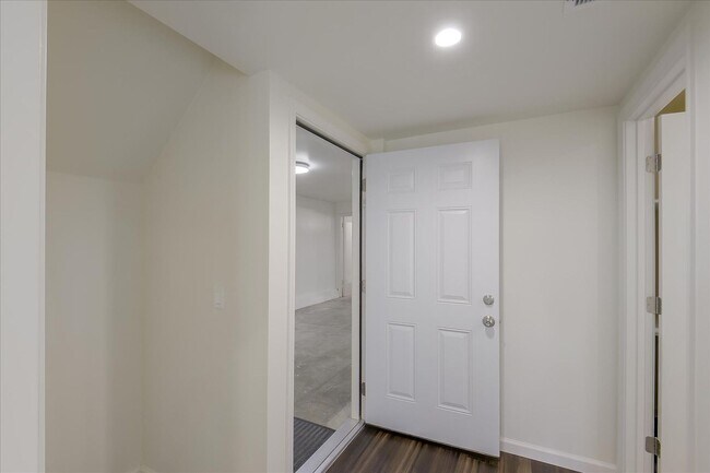 Building Photo - 1487 34th Ave