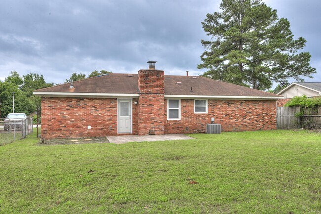 Building Photo - 250 Almon Ct