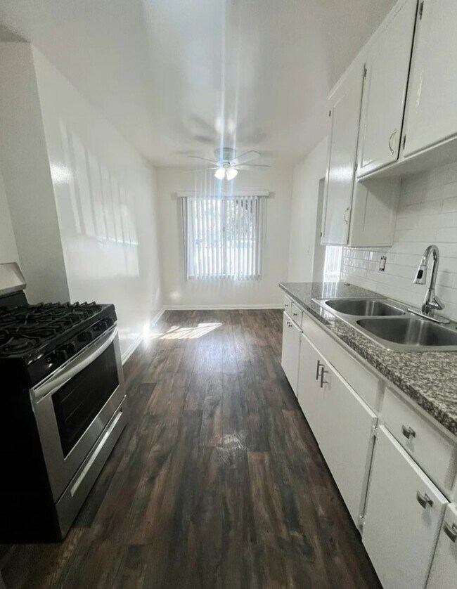 Building Photo - 17001 Vanowen St, Van Nuys, CA 91406