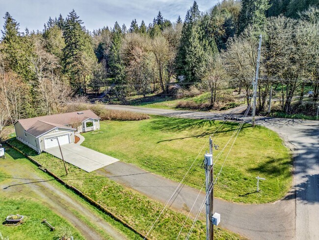 Building Photo - 3 Bedroom Rambler in Quiet Port Orchard Lo...