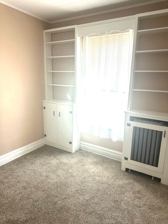 Building Photo - 4714 N Laramie Ave