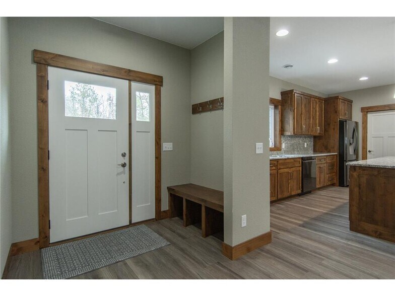 Building Photo - 11593 Forestview Dr