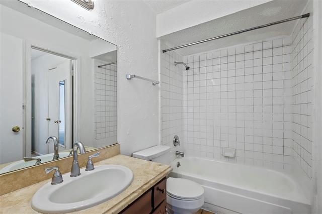 Building Photo - 2160 Fleur De Lis Ct