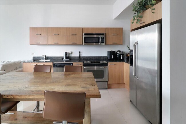 Building Photo - 350 S Miami Ave