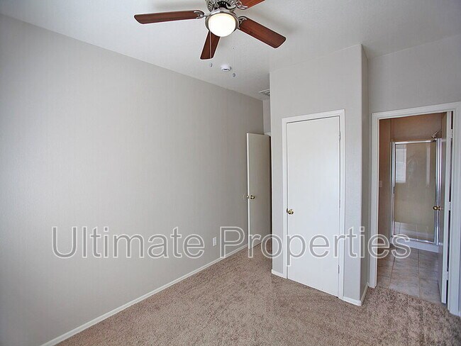 Building Photo - 11808 W Cambridge Ave